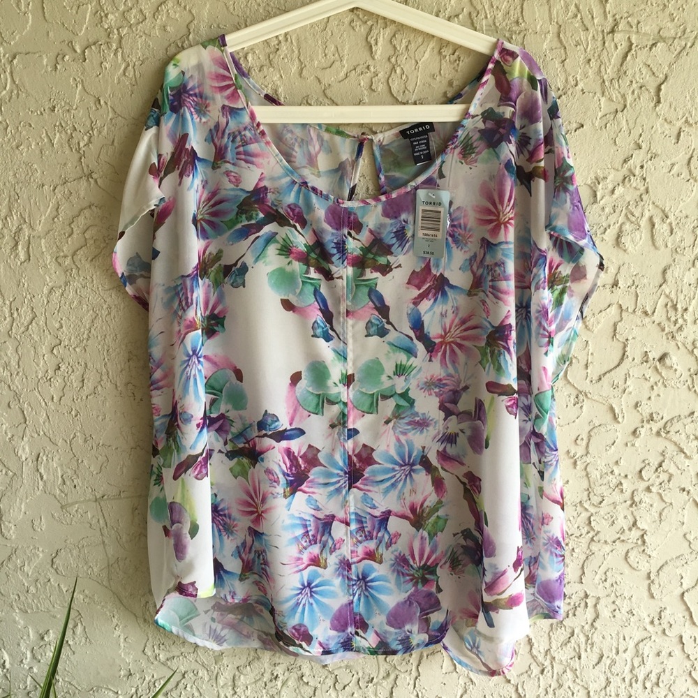 BRAND NEW Torrid Open Back Floral, Chiffon Blouse